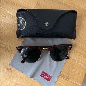 Ray-Ban Clubmaster tortoise shell polarized